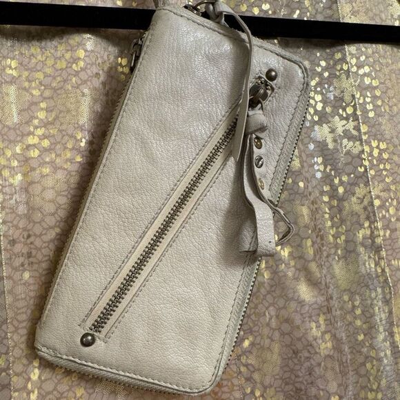 Free People Taupe Leather Canvas Boho Zip Wristlet Wallet Used - Picture 2 of 9